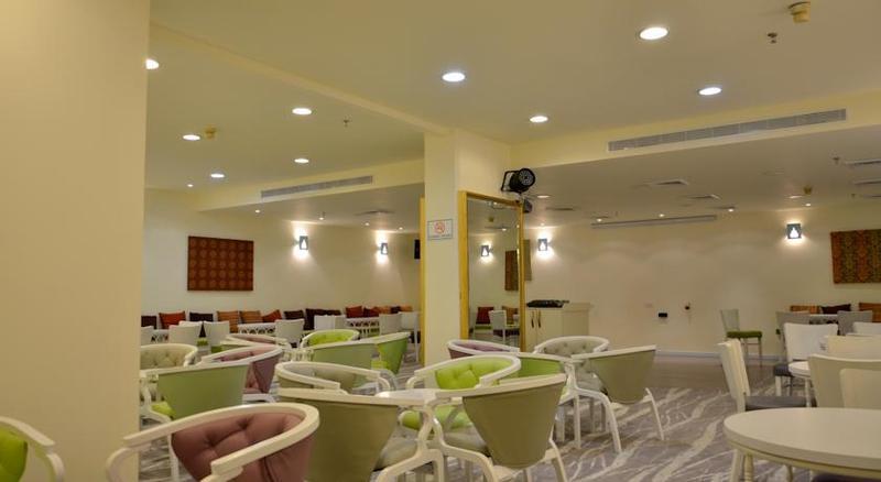 Be Unique Hotel - Drinks Included Eilat Bagian luar foto